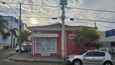 Casa com Salas Comerciais para Locação! - Centro